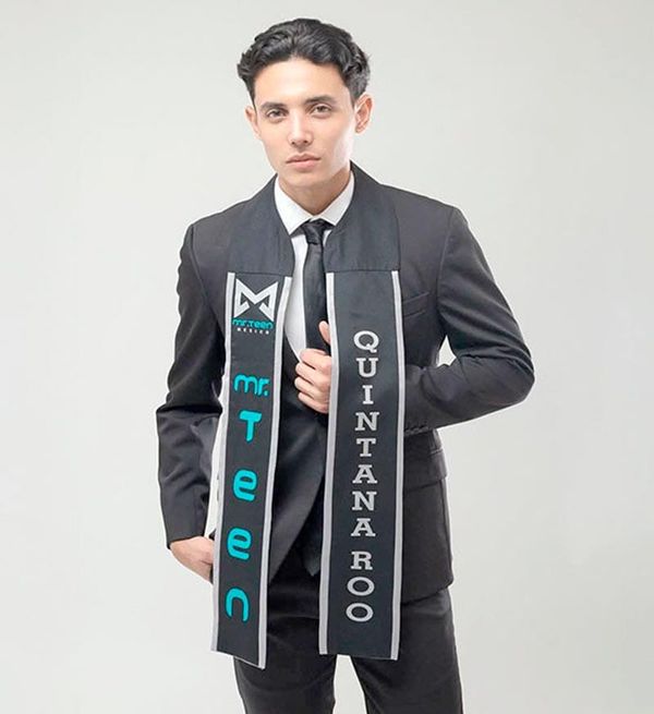 CÉSAR GUERRERO, CON TODO POR LA BANDA NACIONAL