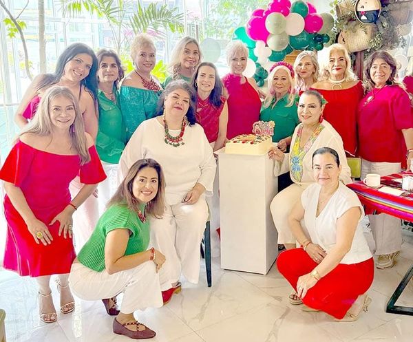 ¡FESTEJO MUY MEXICANO PARA LOURDES ORTIZ!