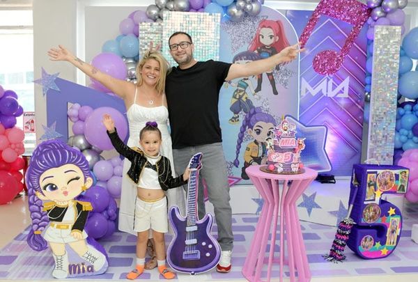 MÍA CELEBRA SUS 5 AÑOS EN UNA TARDE MÁGICA