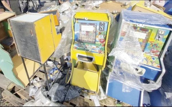 ¡DECOMISAN MÁQUINAS TRAGAMONEDAS EN LA ZONA CENTRO DE LA CDMX!
