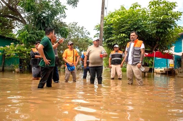 ¡BAJO EL AGUA! - GLUP... GLUP...