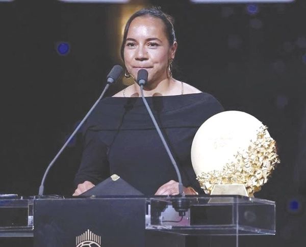 ¡ORGULLO A LA MEXICANA! - *Charlyn Corral es la mejor delantera del año en el futbol femenil a nivel mundial