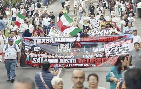 ¡APRIETAN AL IMSS Y A LÍDER SINDICAL!