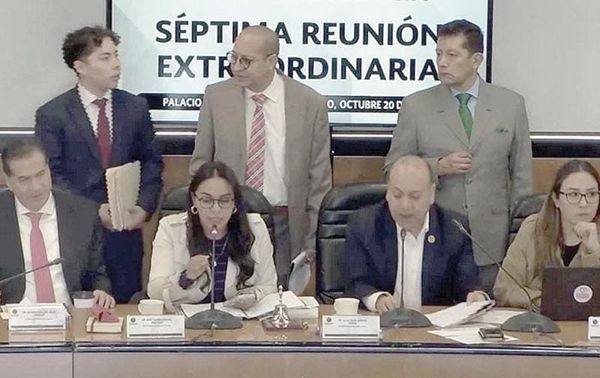 ¡APRUEBAN EN COMISIONES 'LEY ANTIMEMES'!
