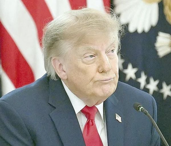 ¡CAE AL MÍNIMO APROBACIÓN DE TRUMP!