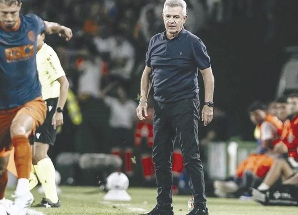 ¡DEBUTA AGUIRRE EN LIGA CON EL VALENCIA EMPATANDO ANTE RACING!