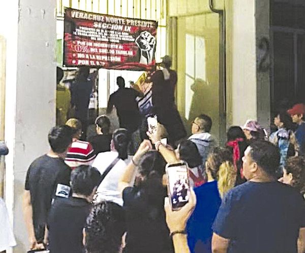 ¡PROTESTAN Y EN LA MADRUGADA!