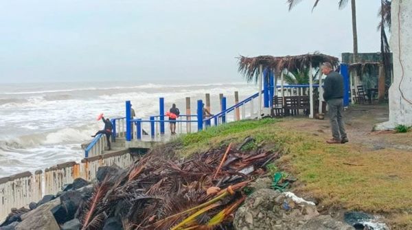 ¡TRATÓ DE RESCATAR A SUS HIJOS! - TRAGEDIA EN COSTA ESMERALDA