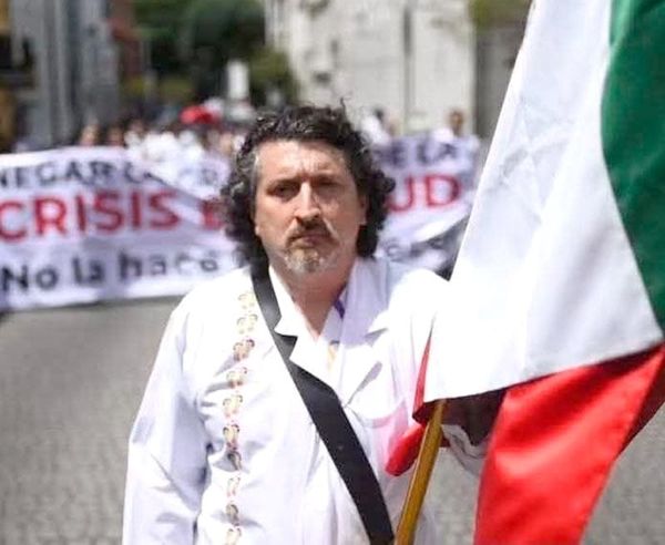¡ES UN HÉROE! - *Pacientes, colegas, amigos y desconocidos