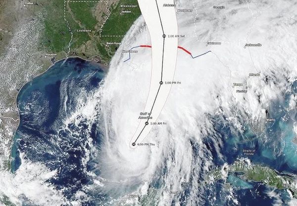 ¡SE INTENSIFICA ISAÍAS A CATEGORÍA 2 SOBRE EL GOLFO DE MÉXICO!