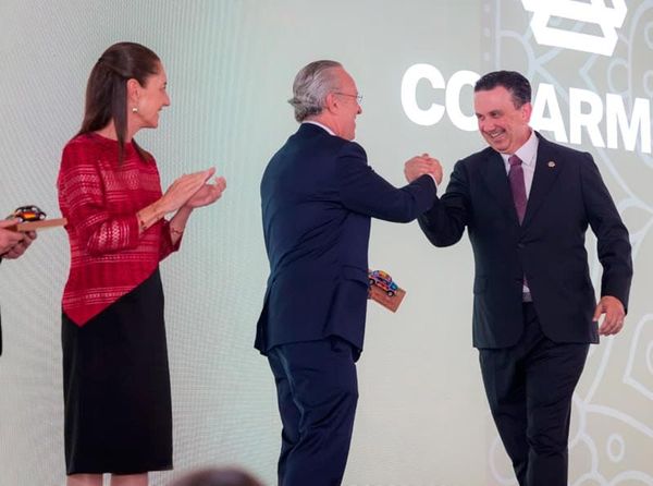 ¡CLAUDIA EN LA CUMBRE! - DE EMPRESARIOS