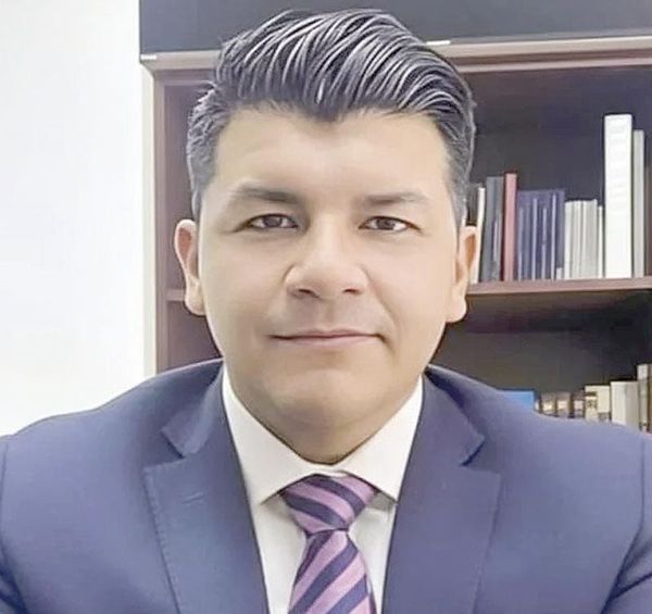¡EN 2 AÑOS EL CONTRALOR DEL INE NO VIO NADA!