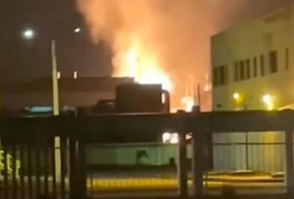 ¡INCENDIO Y FLAMAZO! - *Ahora fue en la Cangrejera