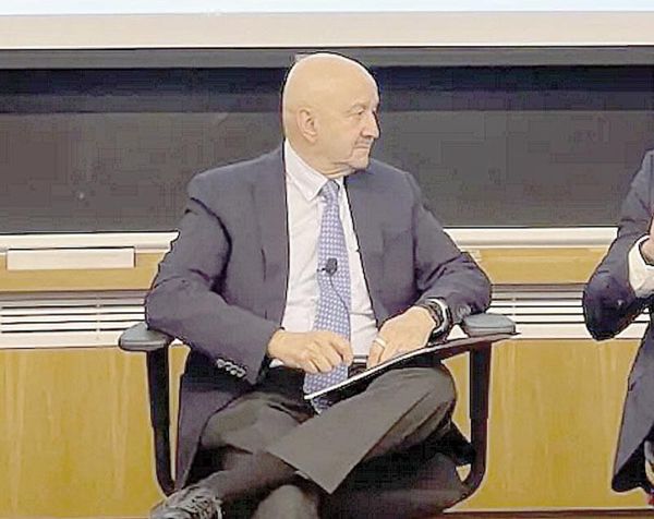 ¡SALINAS DE GORTARI REAPARECE EN HARVARD!