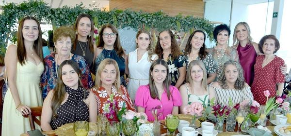 HERMOSA DESPEDIDA DE SOLTERA PARA ROSALYNN AGUILERA RINCÓN