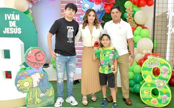 IVÁN DE JESÚS CELEBRA SUS 8 AÑOS