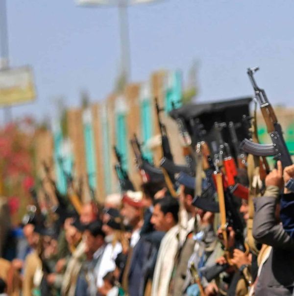 ¡ATAQUE HUTÍ EN YEMEN DEJA 53 MUERTOS Y MÁS DE 200 HERIDOS!