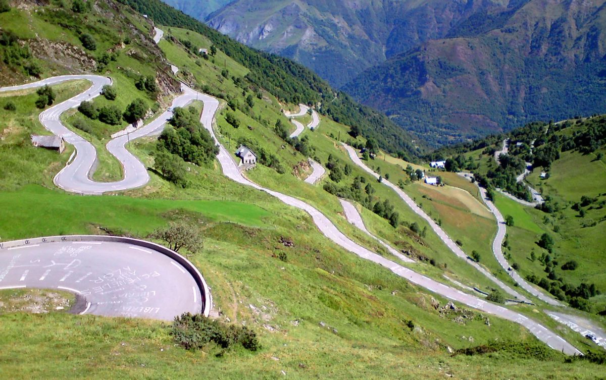 The Col Collective – Luz Ardiden