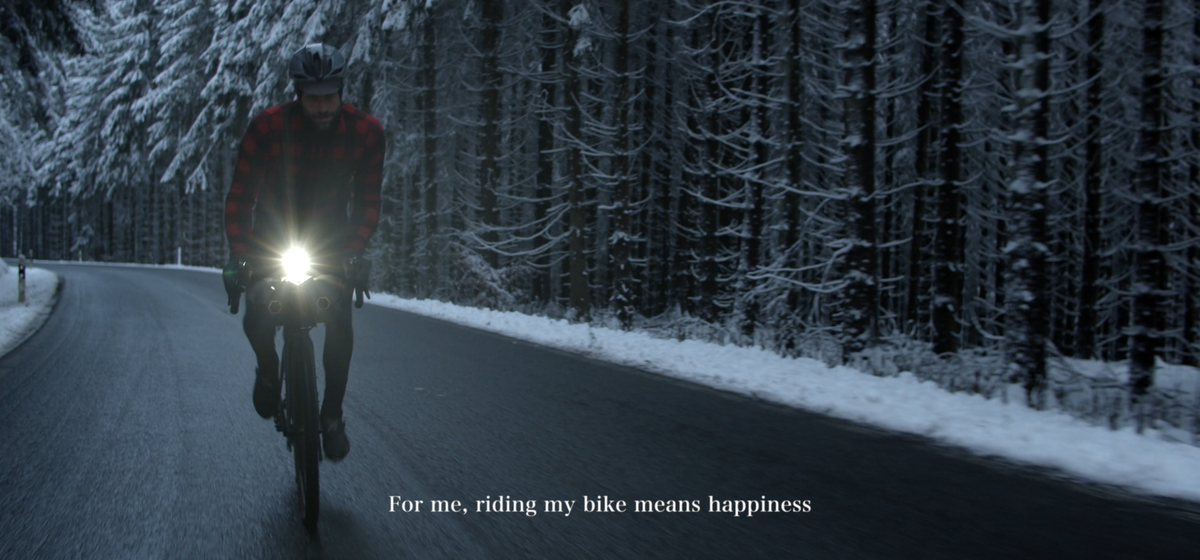 Video: DER JUNGE MUSS VON DER STRASSE