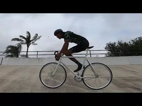 Video: LEO RODGERS LOST HIS LEG AND IS RACING AND COMMUTING