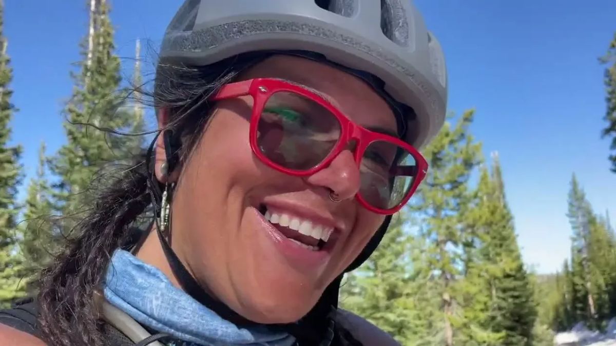 Alexandera Houchin and her Chumba Yaupon: Tour Divide 2023