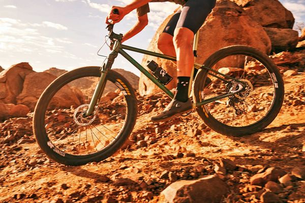 Onguza Unveils the Rooster: A Custom Steel Hardtail Born in Africa's Wilderness