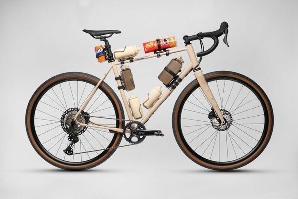 Finally, A Way to Strap Water to Your Bike That Doesn't Ruin the Paint