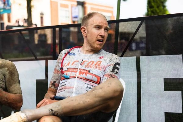 Castelli takes gravel aero seriously — but the hydration pouch is the real story