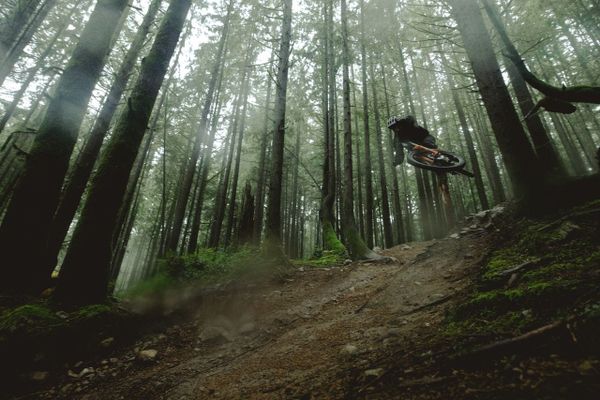 Arc'teryx Enters Mountain Biking With Rhoam Jacket, Pants, and Shorts