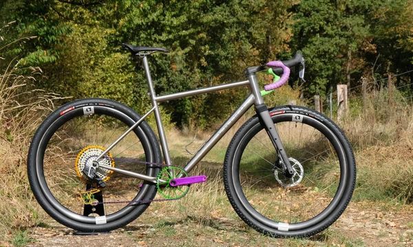 Chiru VAGUS-i: A 1.62 kg Titanium Gravel Frame With Two Personalities