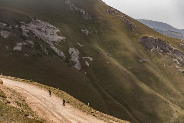 Silk Road Race Leader, James Hayden, Victim of Attempted Horseback Robbery