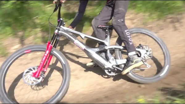 Video: 50to01: Pila Raw