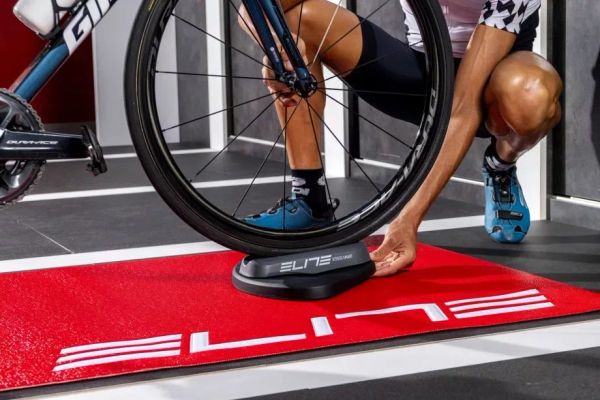 Now You Can Steer Your Bike in Zwift With The Elite Sterzo