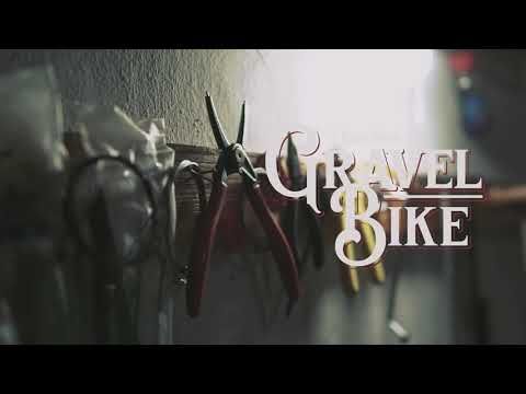 Video: Building a Vintage Gravel Bike from a Federal Cycle Bobcat Pathfinder