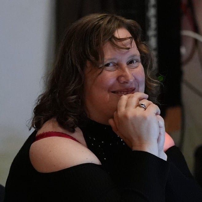 Amber Sutter - Helping leaders build financial systems that nurture human connection.