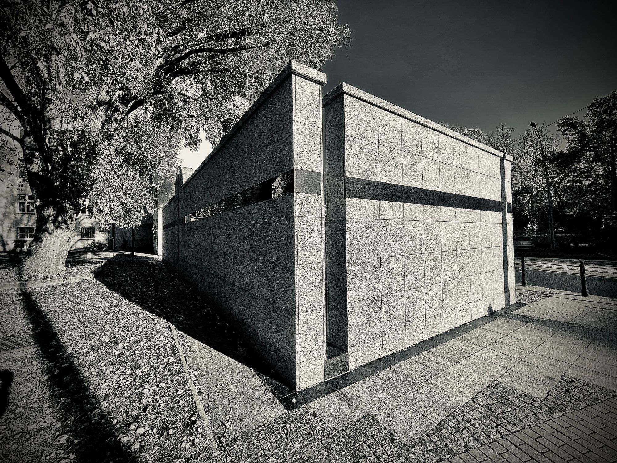 Warsaw: Silvertone. Post image