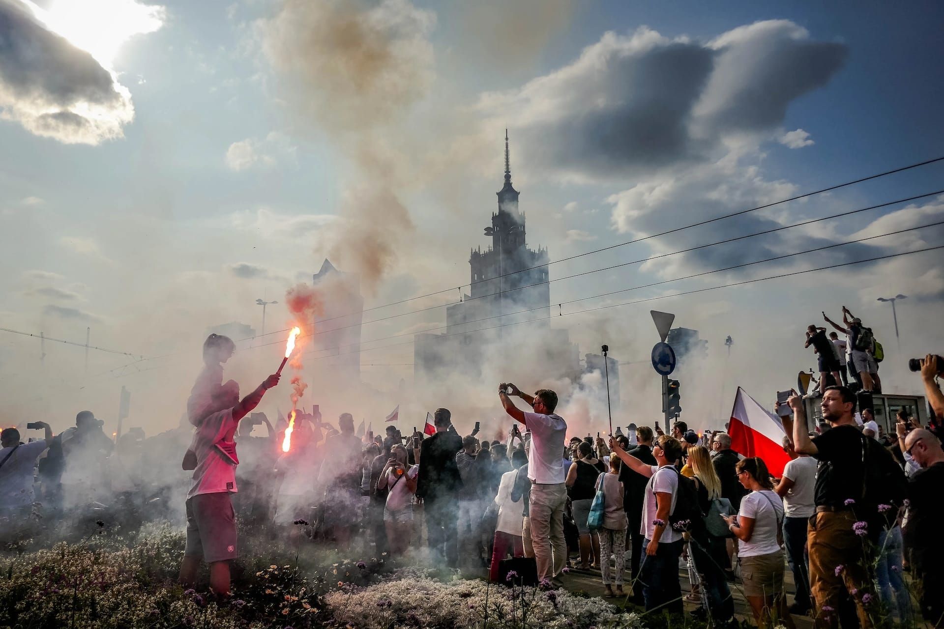 When a City Stops: Finding Home in Warsaw's Moment of Silence Post image