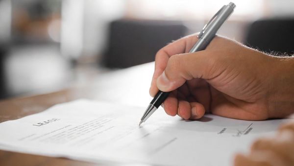 What to Know Before Signing Your First Lease in Texas
