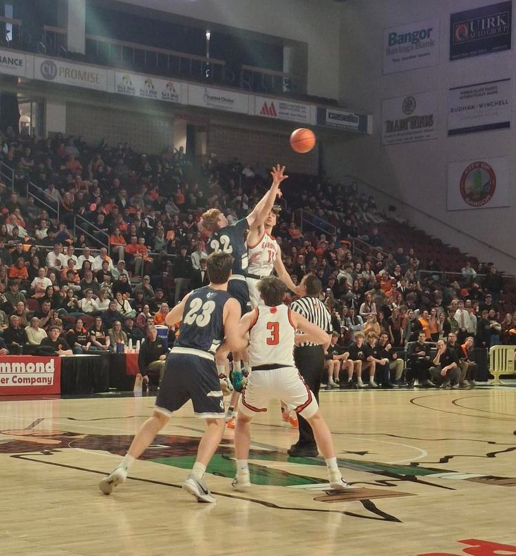 Yarmouth's rally falls just short against Gardiner in state final