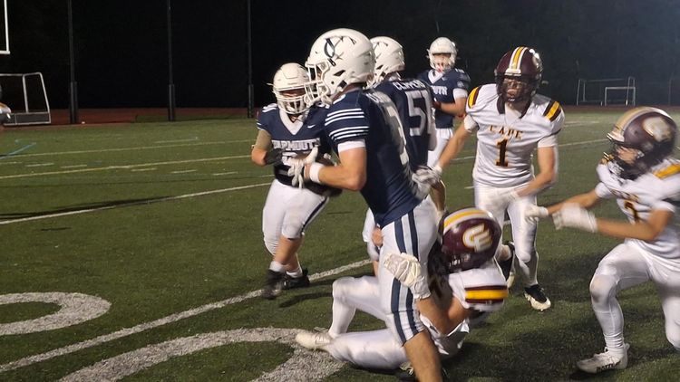 Yarmouth runs wild in second half, downs Cape Elizabeth in eight-man showdown