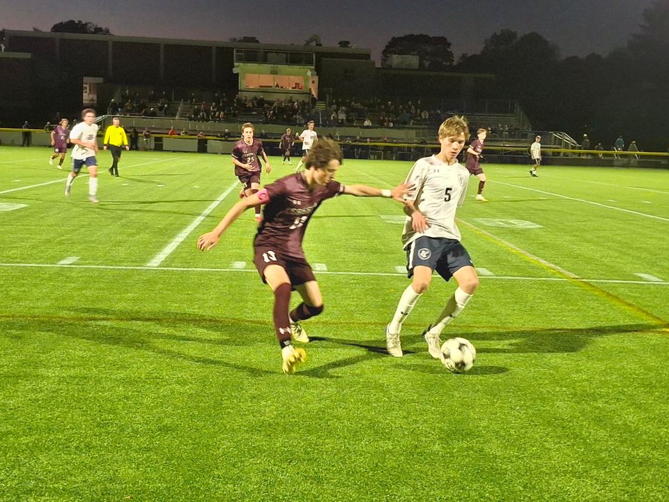 Yarmouth boys edge Greely, earn top seed in Class B South