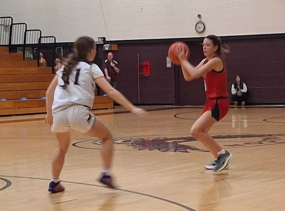 Gray-New Gloucester girls roll at Freeport in opener