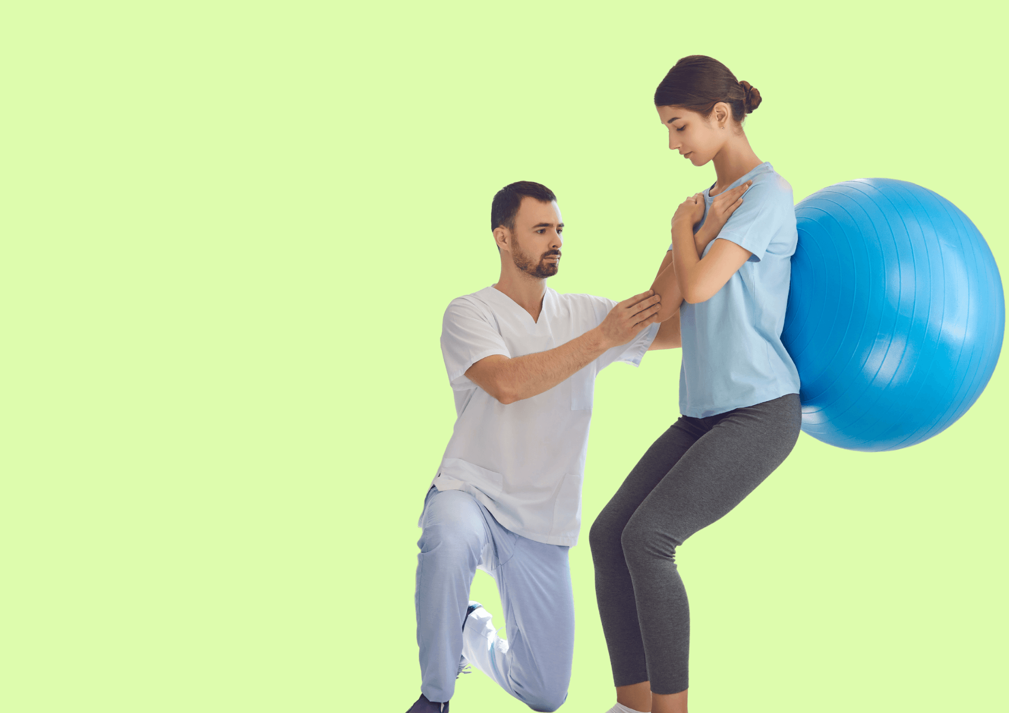 Physiotherapeut therapiert Frau mit Bandscheibenvorfall.