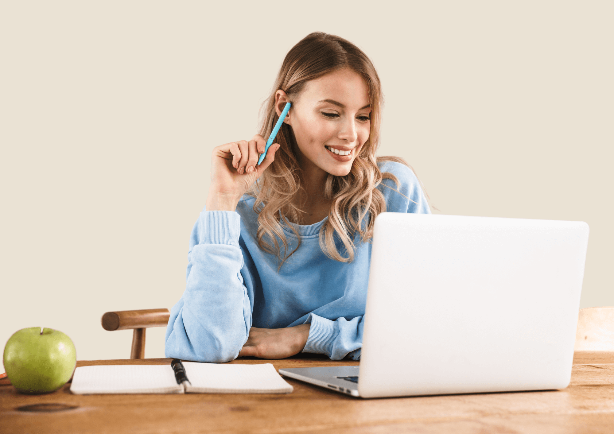 Junge Physiotherapeutin verwendet Akina in ihrem Home-Office.