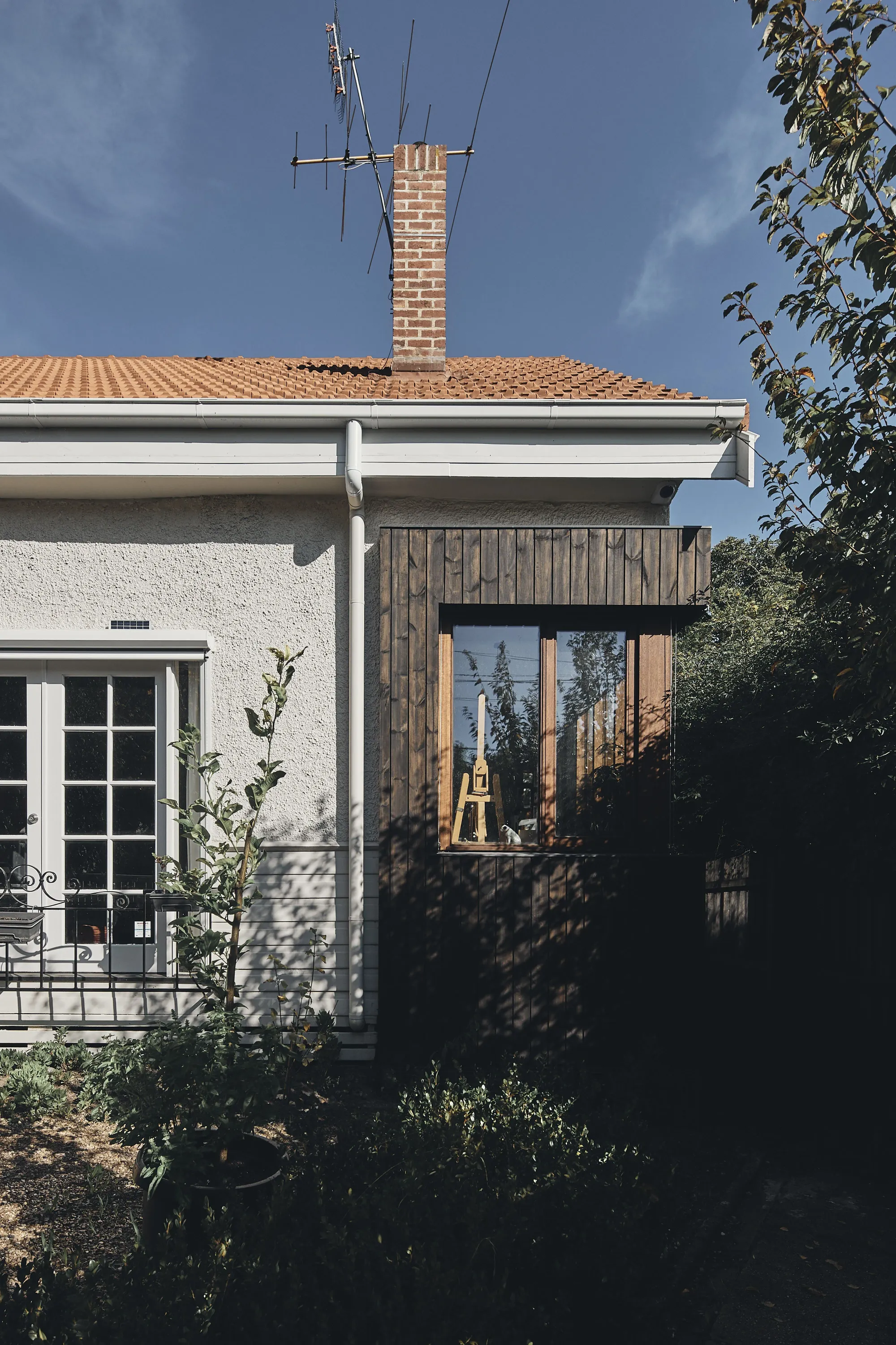 Engawa House by Inbetween Architecture. Photography by Peter Bennetts