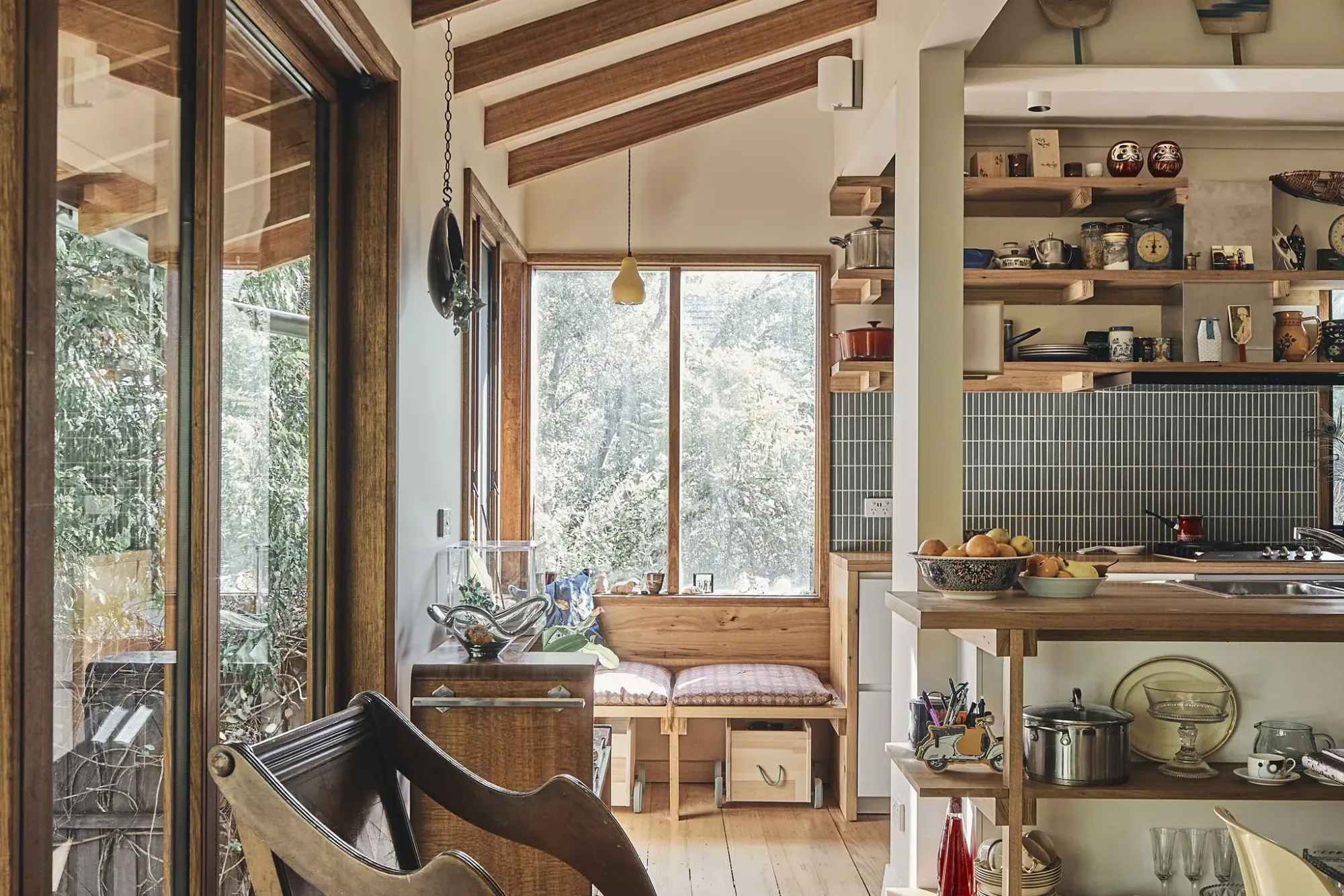 Engawa House by Inbetween Architecture. Photography by Peter Bennetts