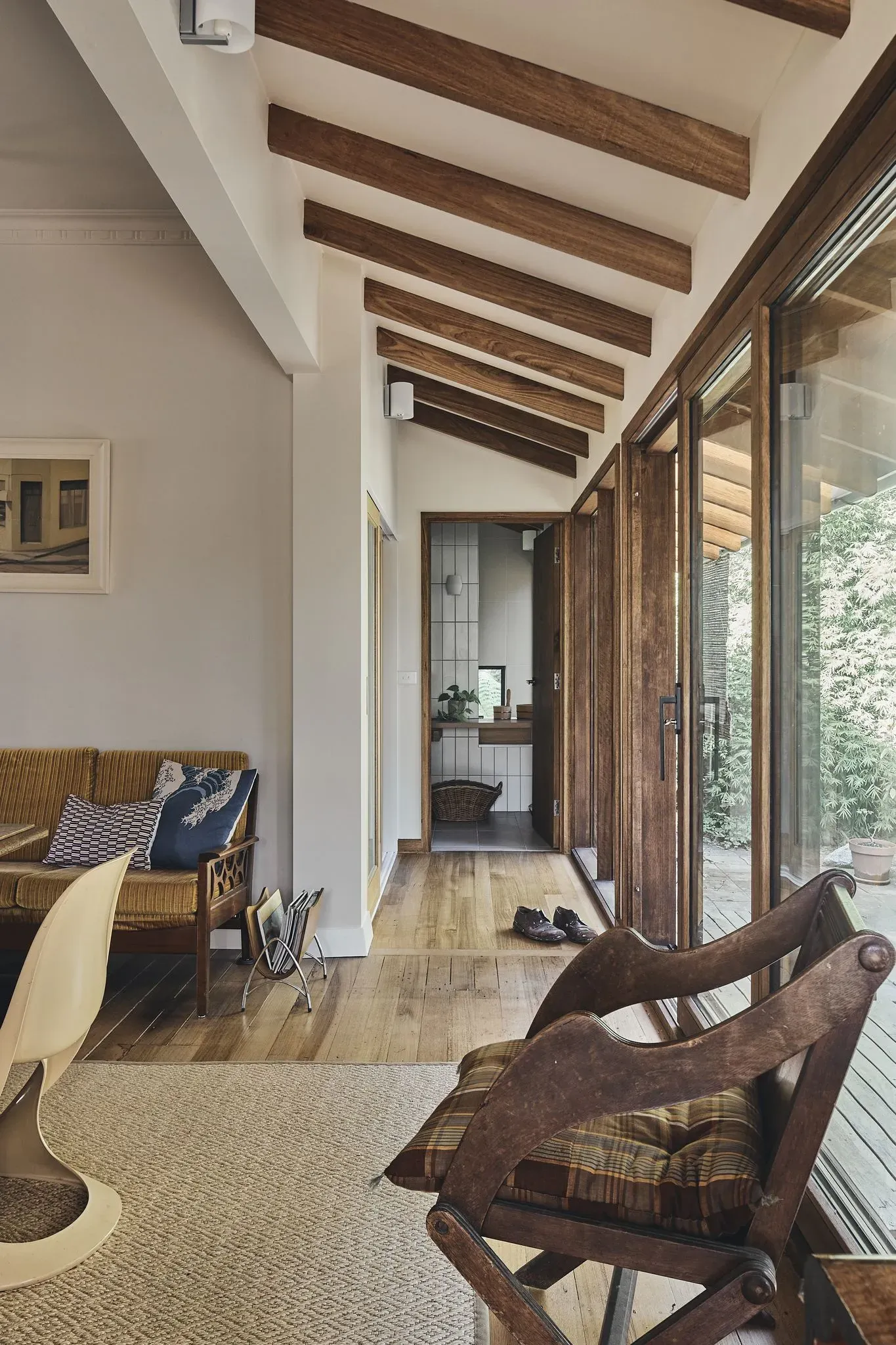 Engawa House by Inbetween Architecture. Photography by Peter Bennetts