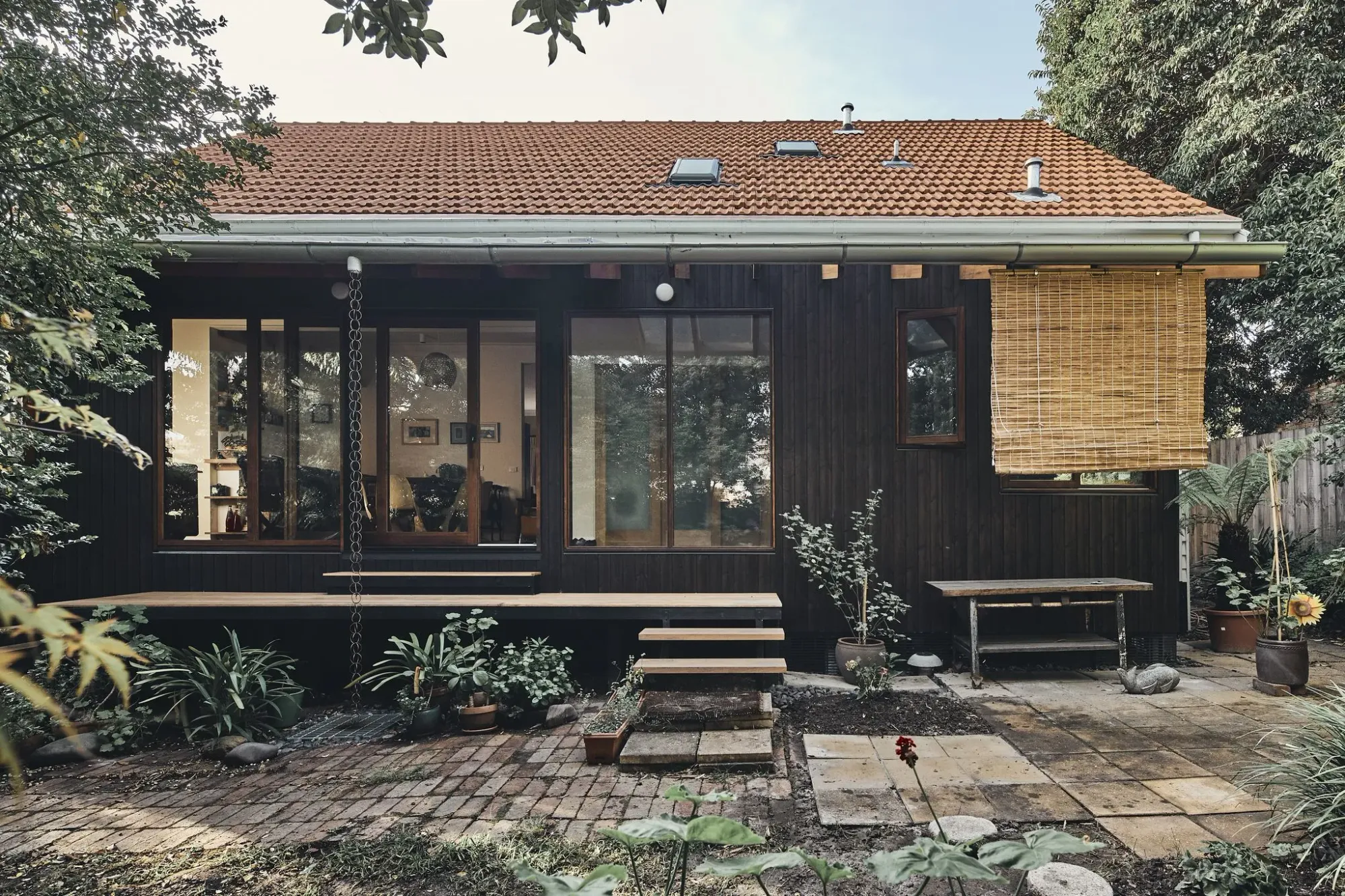 Engawa House by Inbetween Architecture. Photography by Peter Bennetts