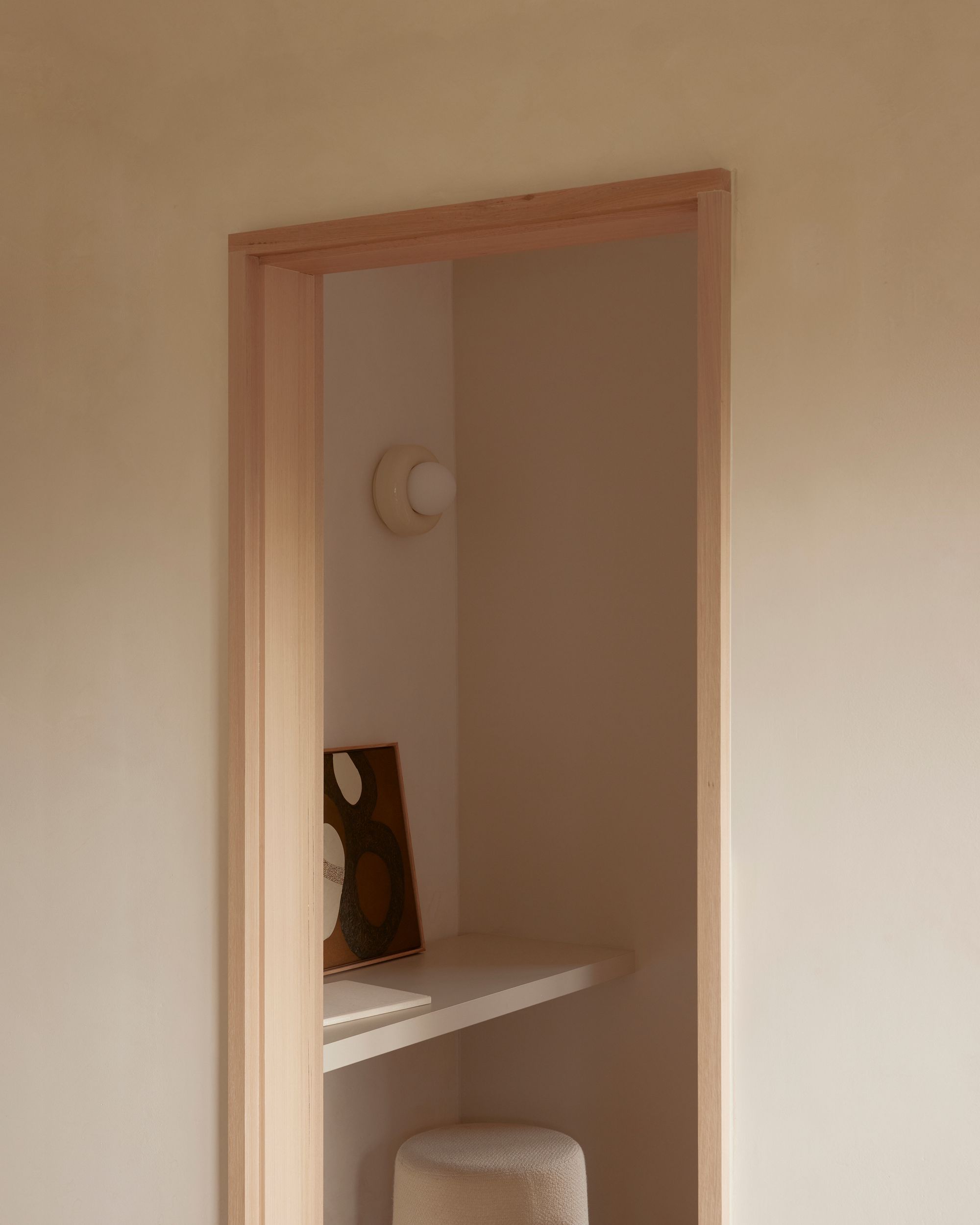 Portsea Surf Shack by Blair Smith Architecture. Detailed view into study nook. 