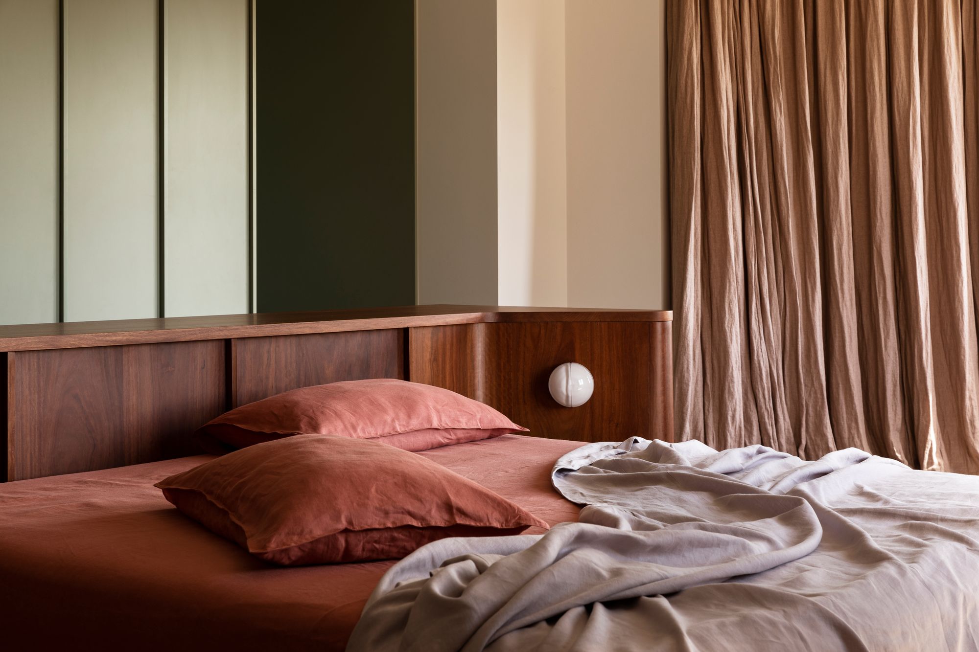 Hermon by WOWOWA. Master bedroom suite. 